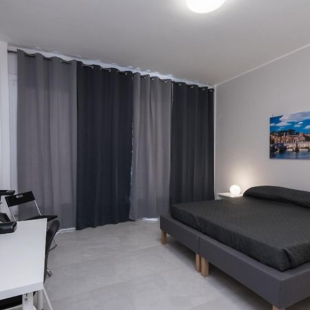 Travelershome Ciampino Airport Guesthouse 600M To Airport Екстериор снимка