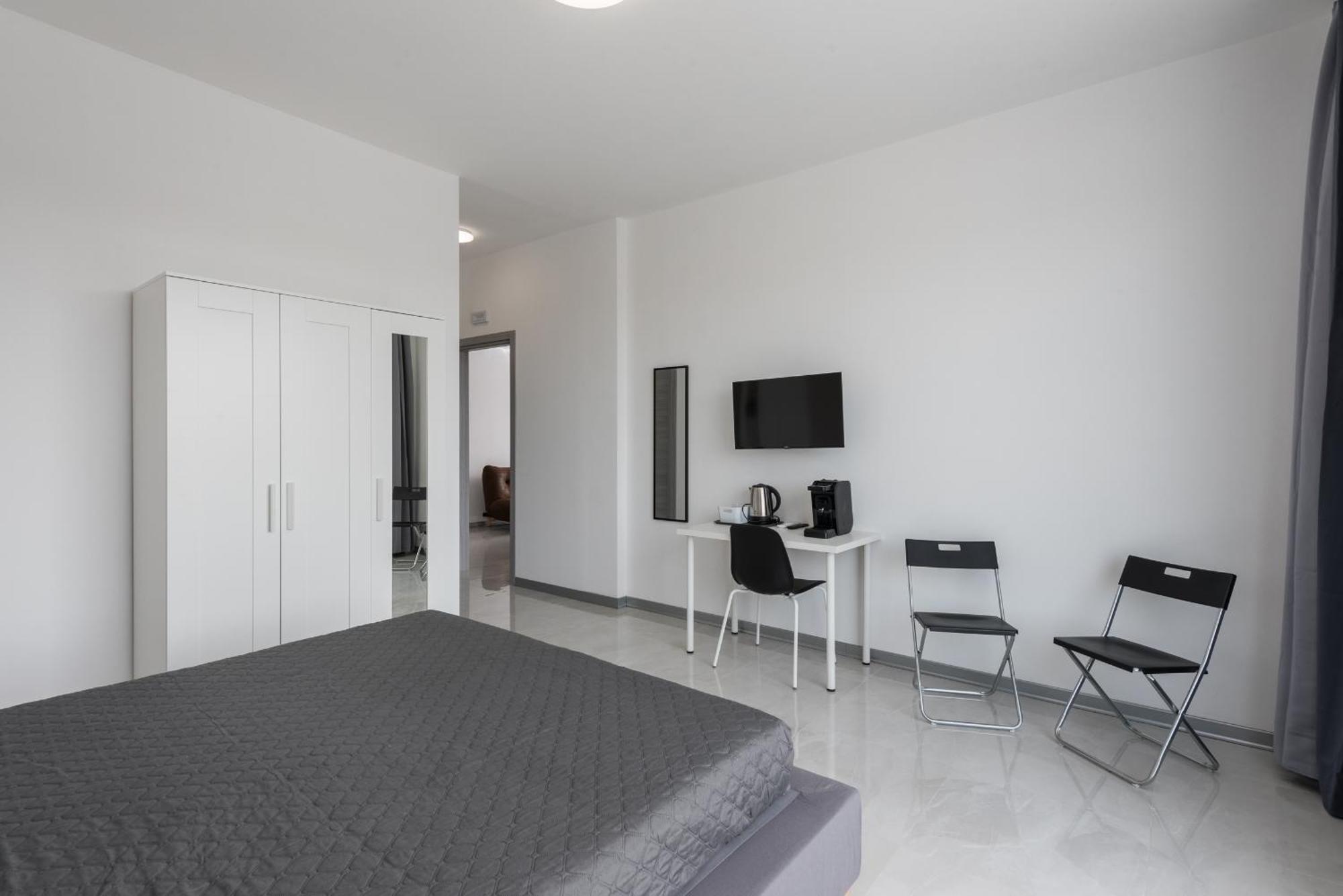 Travelershome Ciampino Airport Guesthouse 600M To Airport Екстериор снимка