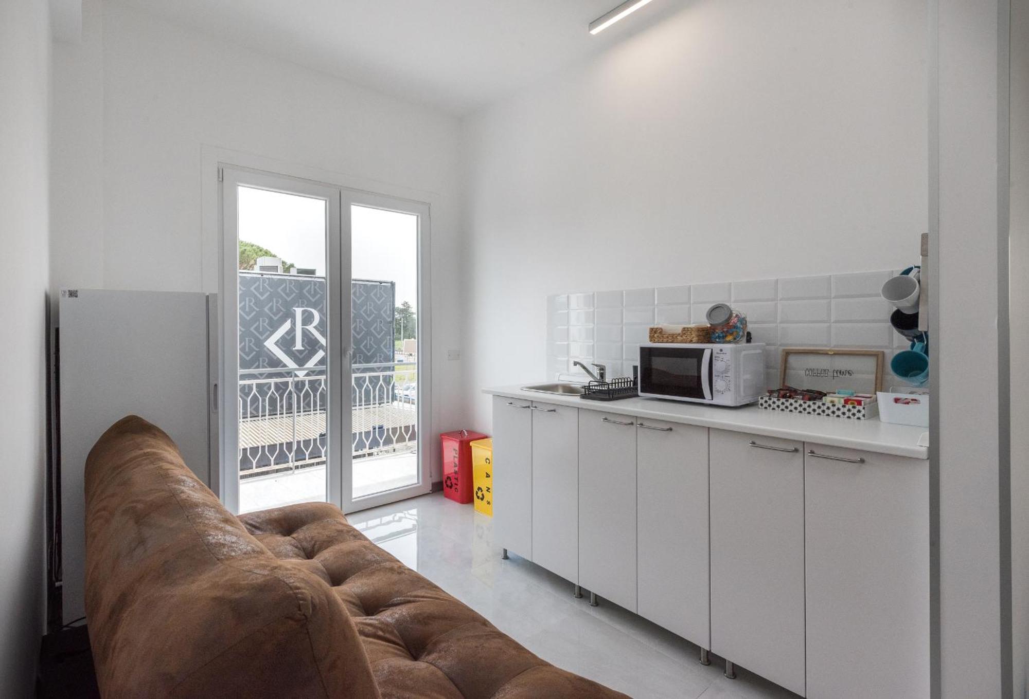 Travelershome Ciampino Airport Guesthouse 600M To Airport Екстериор снимка