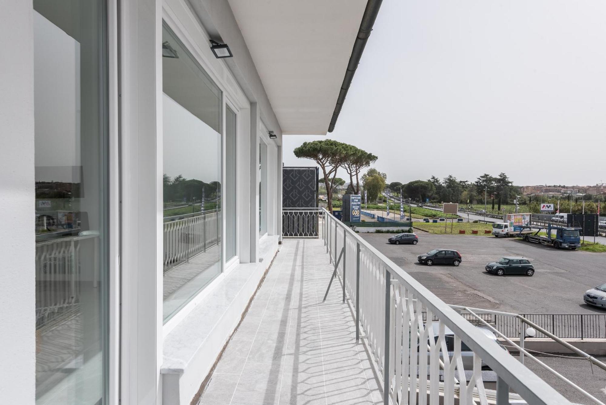 Travelershome Ciampino Airport Guesthouse 600M To Airport Екстериор снимка