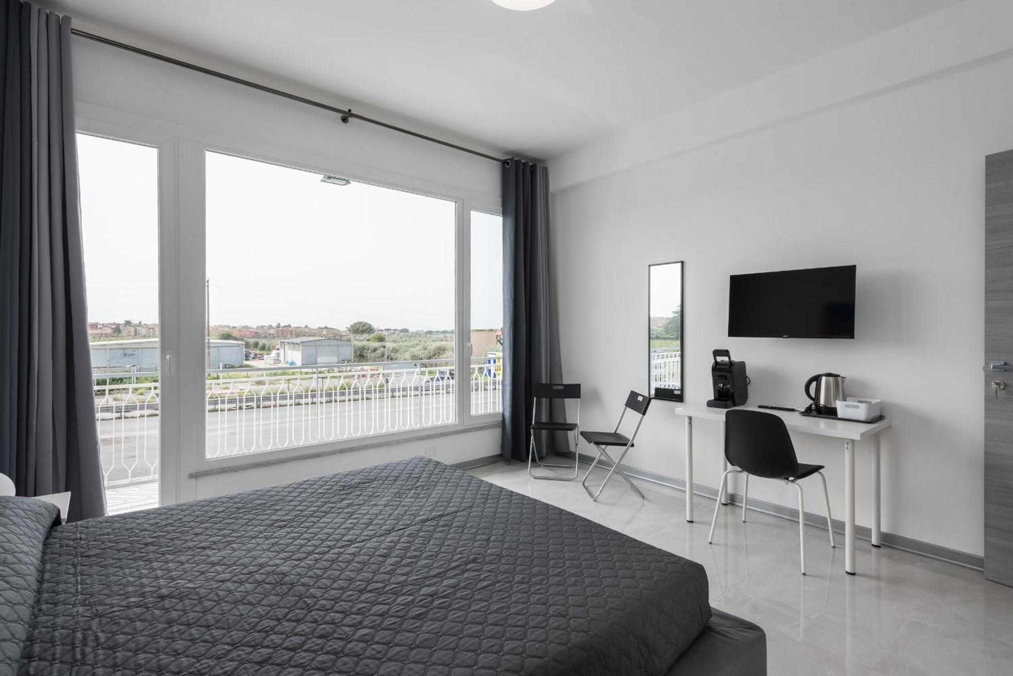 Travelershome Ciampino Airport Guesthouse 600M To Airport Екстериор снимка