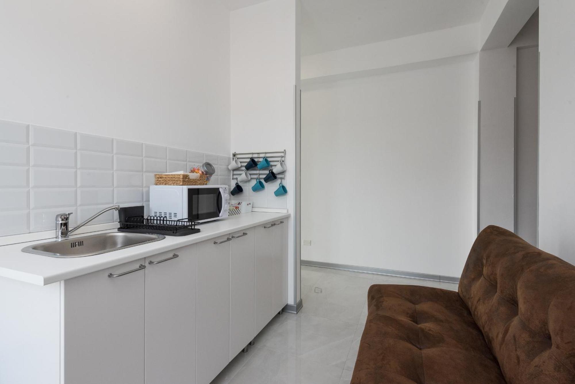 Travelershome Ciampino Airport Guesthouse 600M To Airport Екстериор снимка