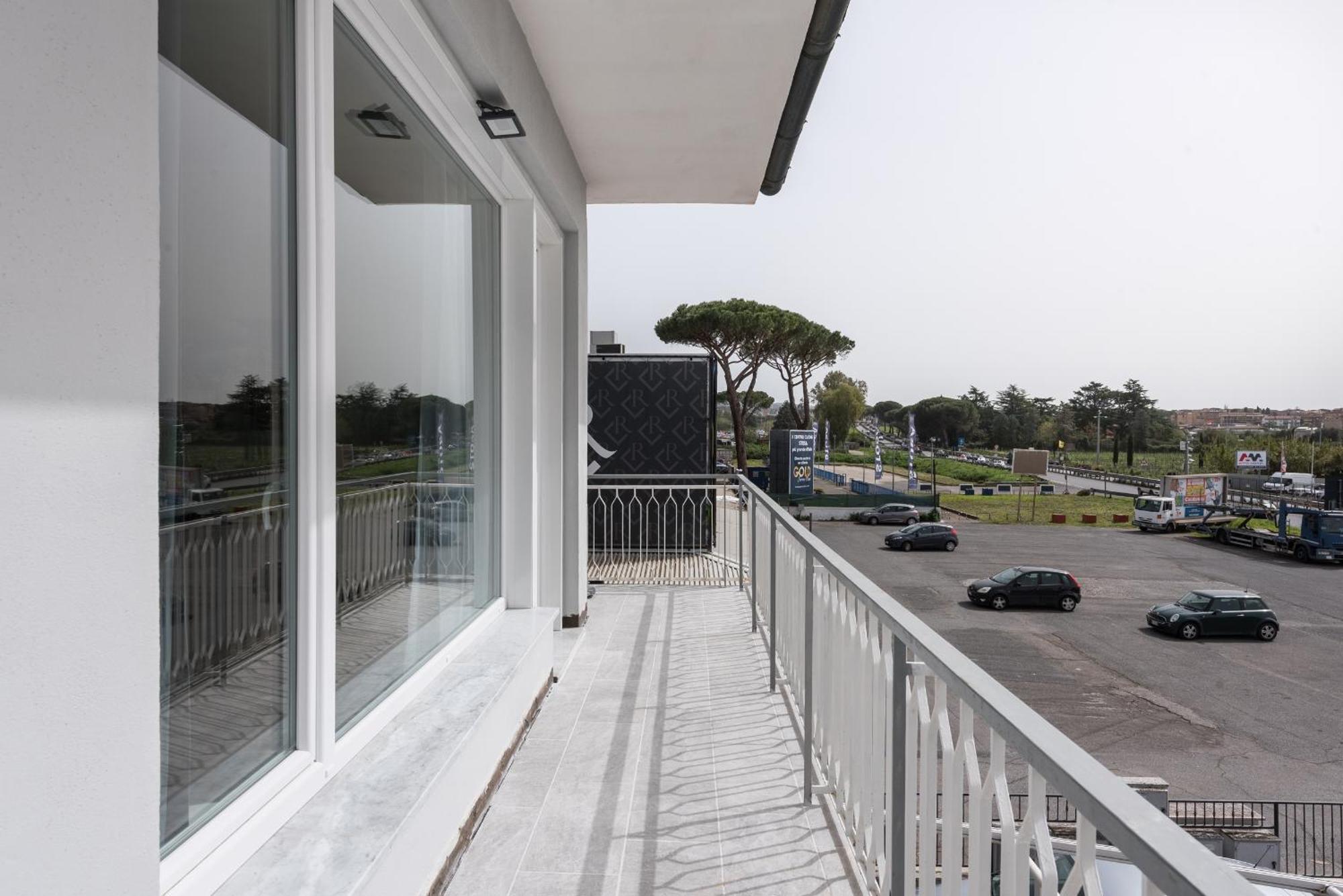 Travelershome Ciampino Airport Guesthouse 600M To Airport Екстериор снимка