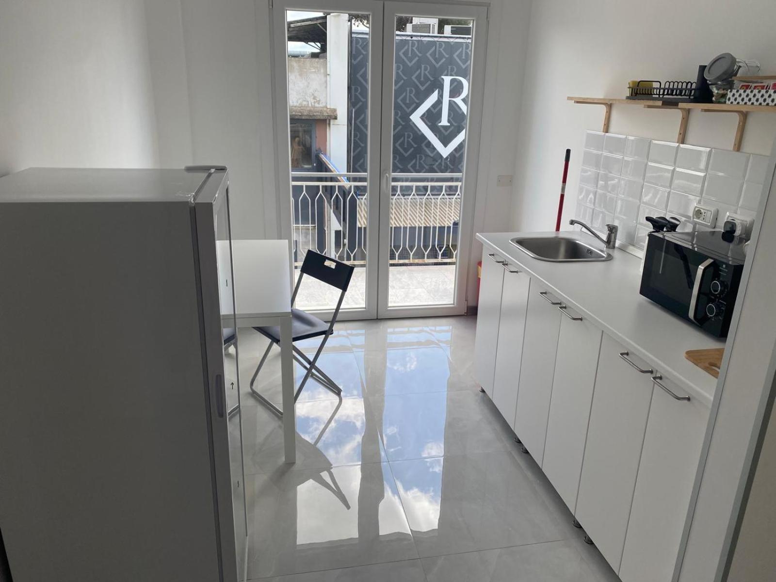 Travelershome Ciampino Airport Guesthouse 600M To Airport Екстериор снимка